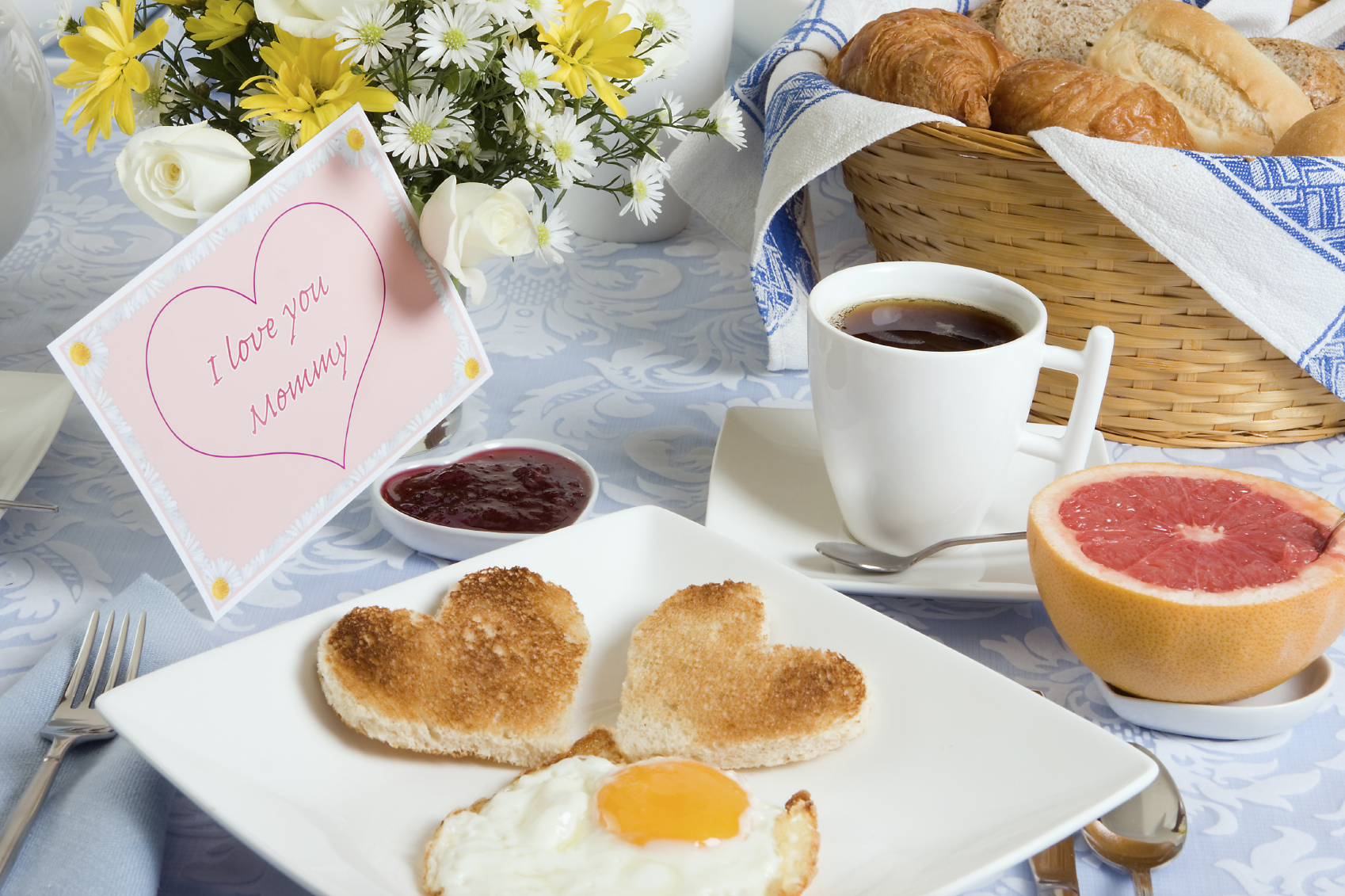 breakfast-in-bed-healthy-ideas-for-kids