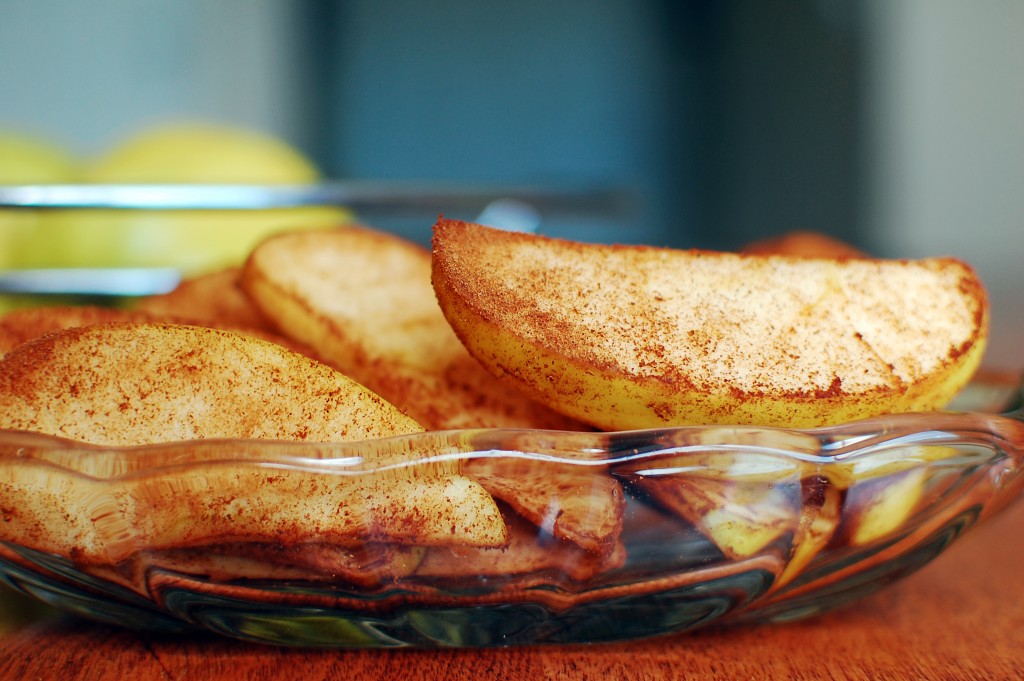 Cinnamon Apple Smacks Recipe: Healthy Snack in a Flash Cinnamon Apple Smacks Recipe: Healthy Snack in a Flash. The simplest snack- Cinnamon Apples!