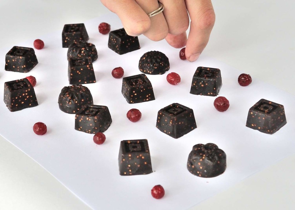 Healthy Peanut Butter Quinoa Chocolate Truffles Recipe Healthy Peanut Butter Quinoa Chocolate Truffles. Melt in your mouth chocolate with a yummy crunch. www.superhealthykids.com