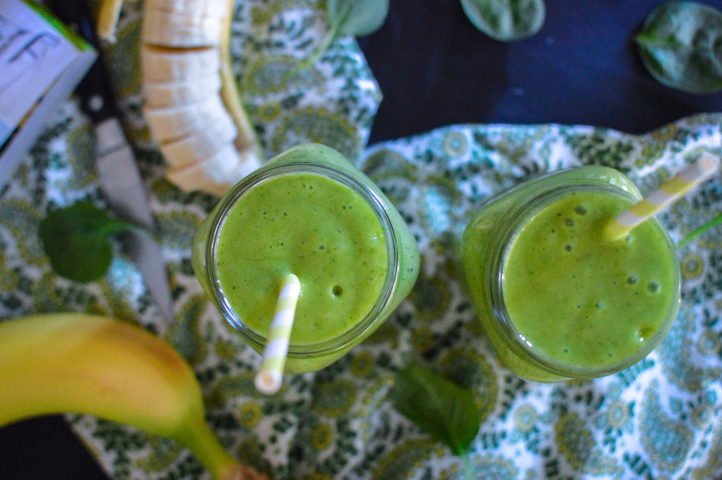 Simple Green Smoothies Book Review + Beginner's Luck Smoothie Simple Green Smoothies Book Review + Beginner's Luck Smoothie. If you or your kids have been hesitant to drink green smoothies, this Beginner's Luck Smoothie is the key to your smoothie heart. Sweet, cold, and delicious - it is the ticket to starting your green smoothie habit!