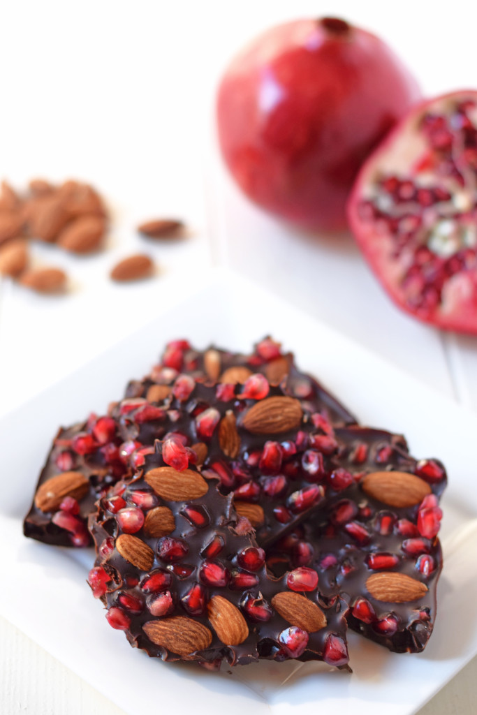 Chocolate Pomegranate Bark A crunchy, chocolate treat with sweet and juicy pomegranate for a sweet twist! www.superhealthykids.com