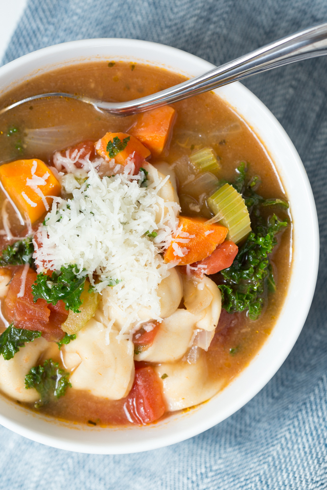 Easy Vegetable Tortellini Soup Easy Vegetable Tortellini Soup is made with fresh veggies, tortellini and a few simple seasonings. Kids and adults will love this soup that is made in under 30 minutes!