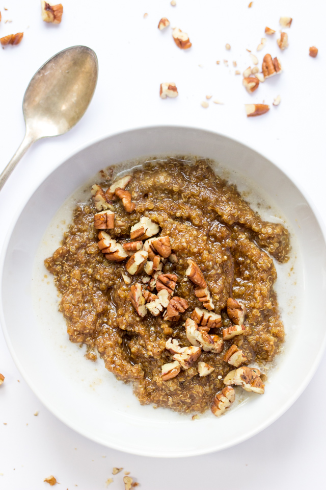 90-second Gingerbread Breakfast Quinoa The perfect holiday breakfast! This gingerbread breakfast quinoa will warm you up and leave you full and satisfied!
