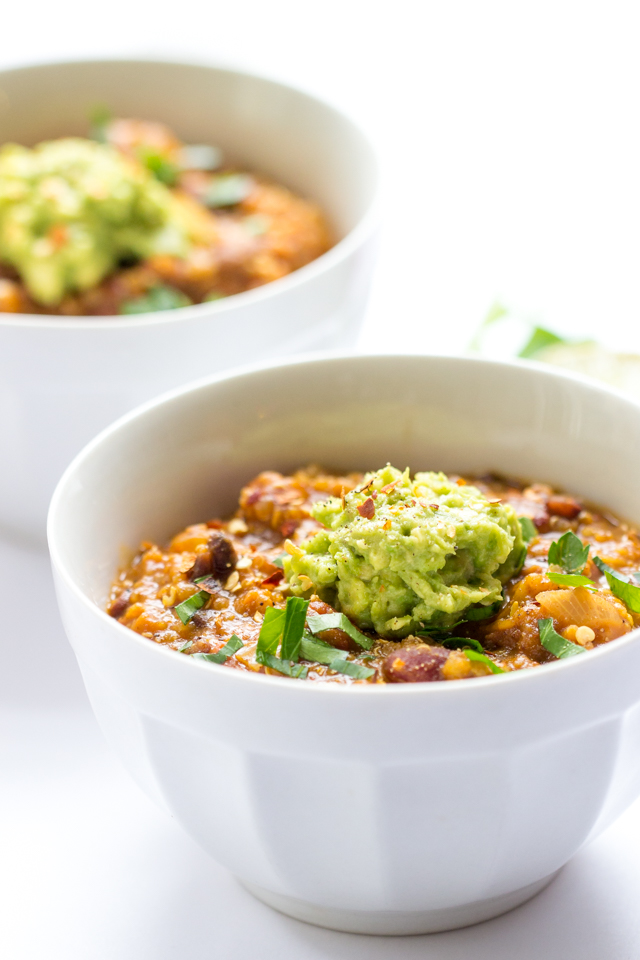 One-Pot Pumpkin Quinoa Chili Pumpkin Quinoa Chili - made in just one-pot and in under 45 minutes. No need for the slow cooker on this one!