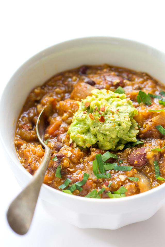 One-Pot Pumpkin Quinoa Chili ONE-POT Pumpkin Quinoa Chili -- easy, filled with flavor and perfect for the weeknight!