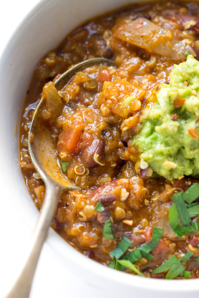One-Pot Pumpkin Quinoa Chili ONE-POT Pumpkin Quinoa Chili -- easy, filled with flavor and perfect for the weeknight!
