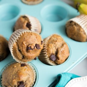 These Banana Bread Dark Chocolate Chip Muffins are the perfect after-school snack. It'll fill up those little bellies with a healthy snack but won't ruin their appetite for dinner. Click through for this super easy recipe!