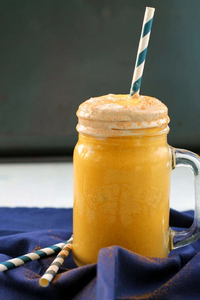 Carrot Cake Smoothie with Cream Cheese Frosting 10 delicious and healthy juice and soda alternatives for your kids! www.superhealthykids.com