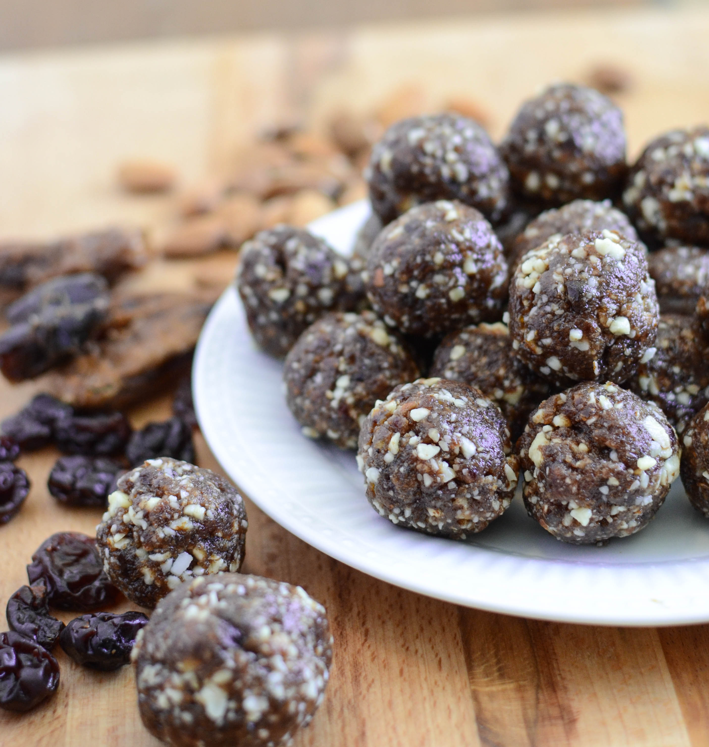 Homemade Cherry Pie Larabars (date bites) Homemade Cherry Pie Larabars. A healthy cherry pie snack that is portable and easy to whip up!
