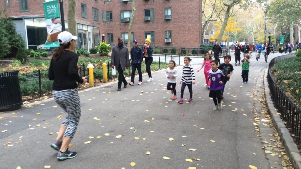 Family Fitness: Strengthening Bodies and Bonds Family Fitness: Strengthening Bodies and Bonds