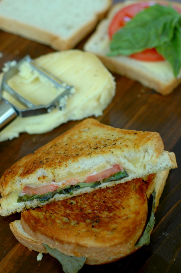Summer Grilled Cheese Summer Grilled Cheese - Fresh basil, tomato, and dill take on that classic, comforting grilled cheese for a summer makeover! www.superhealthykids.com