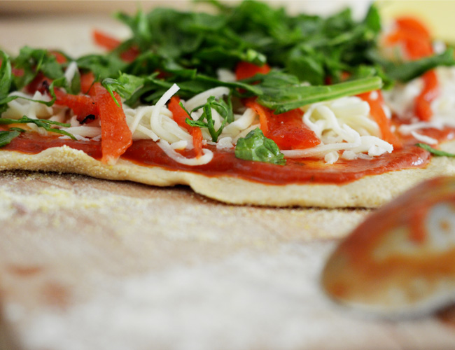SSummer Veggie Pizza with Whole Grain Crust - fresh, fast and incredibly healthy! www.superhealthykids.com