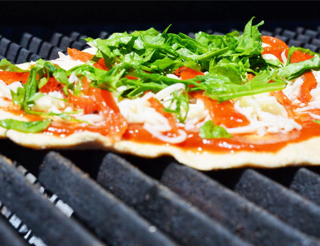 Summer Veggie Pizza with Whole Grain Crust - fresh, fast and incredibly healthy! www.superhealthykids.com