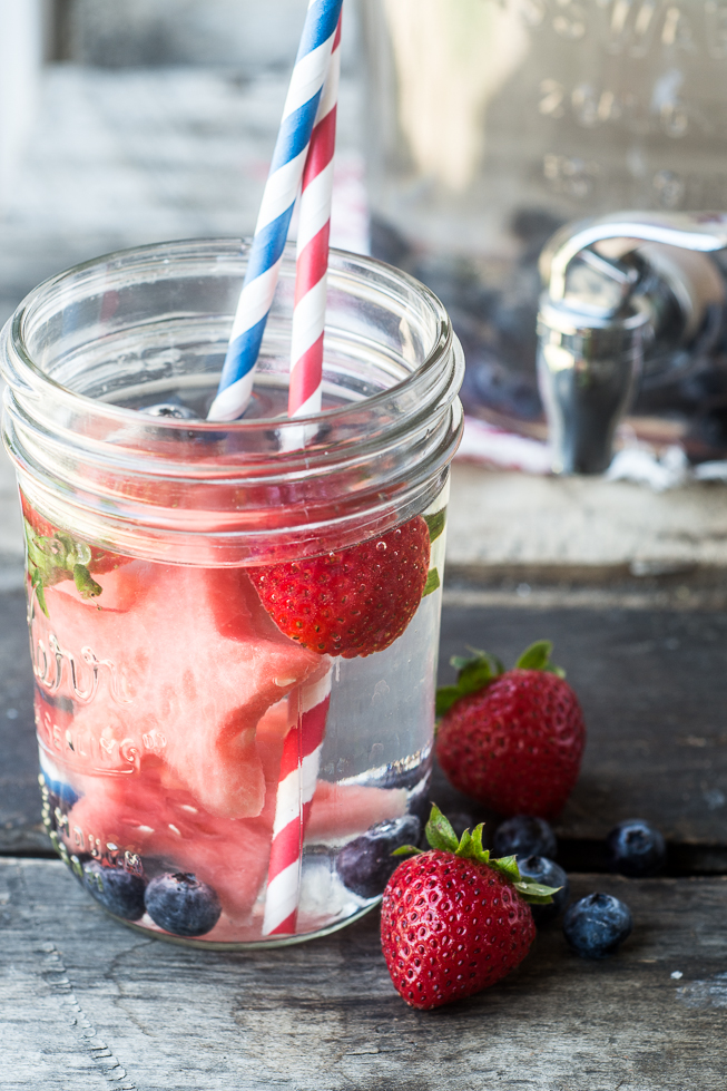 Star Spangled Fruit Infused Water Star Spangled Fruit Infused Water is the patriotic way to stay hydrated this summer! www.superhealthykids.com