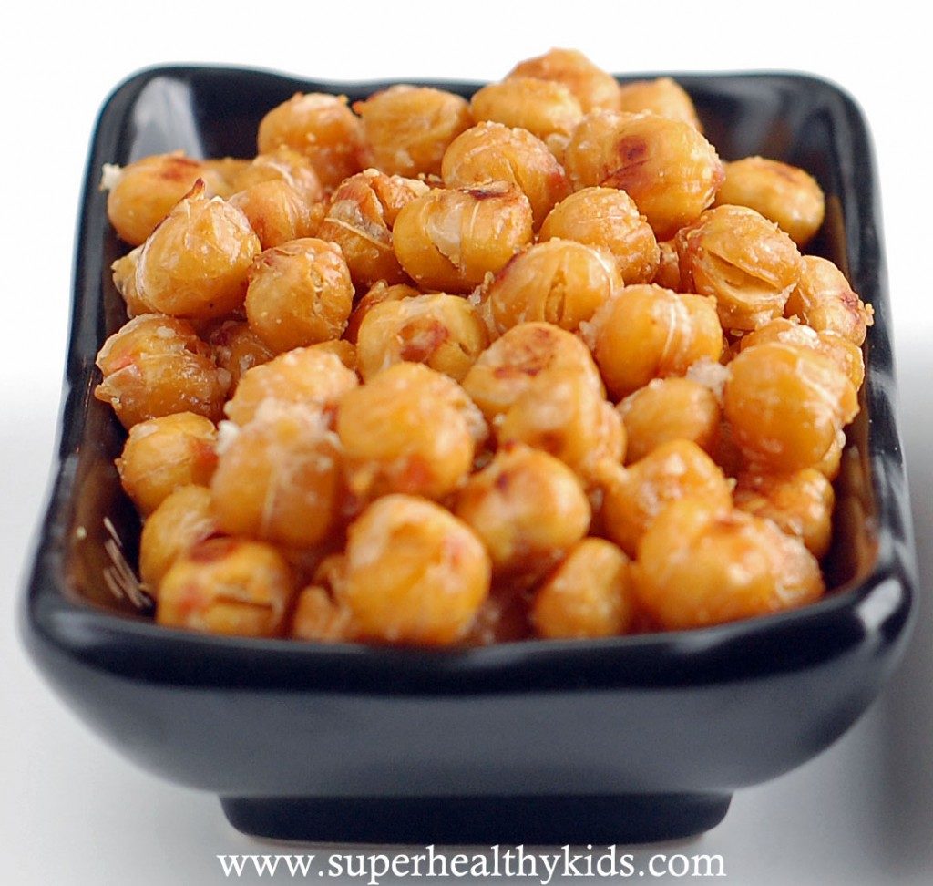 Roasted Chickpeas 16 Snack That Will Make it Easy To Eat Your Veggies. This list is a must save when you find it hard to eat those veggies!