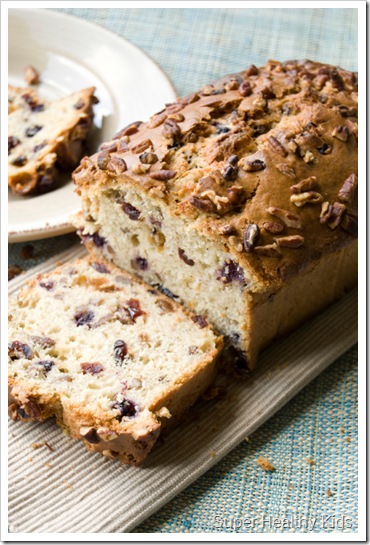 25 Creative Non-Treat Neighbor Christmas Gifts Banana Pecan Bread