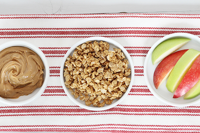 apple slices granola and peanut butter