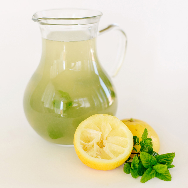 Mint Lemonade with Raw Honey and Mint Ice Cubes