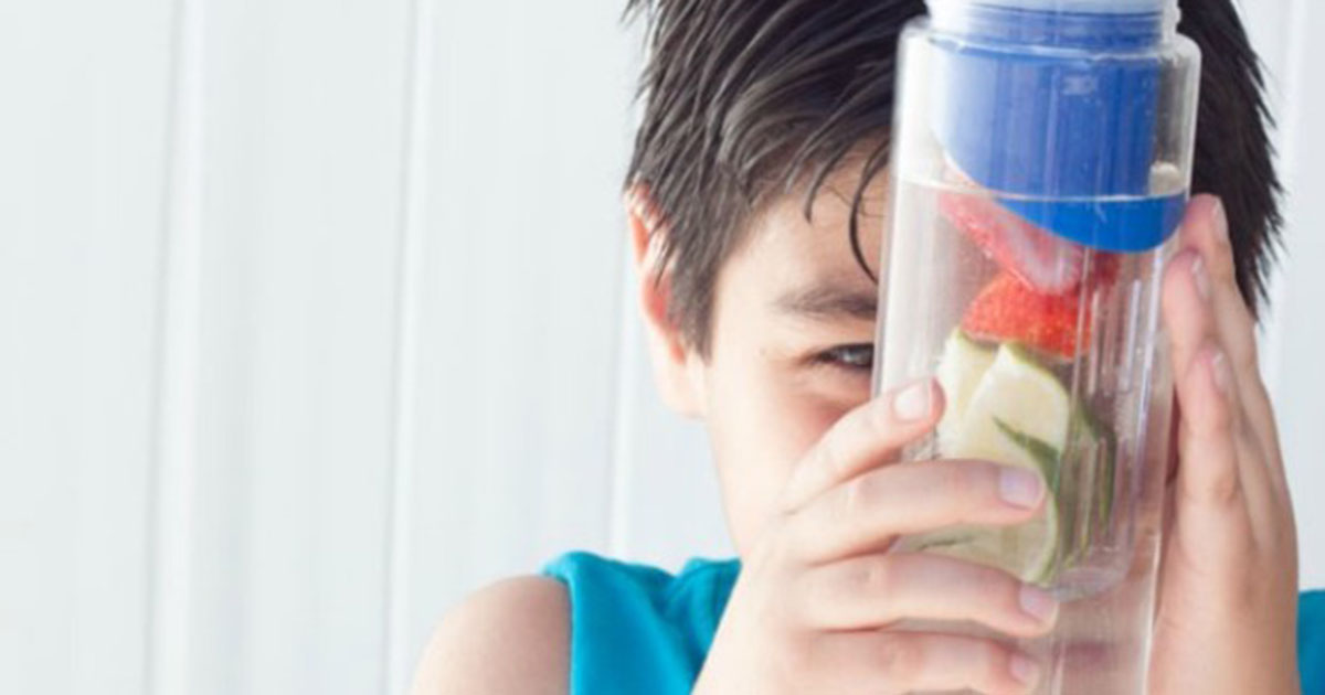 How to Make Sure Your Kids are Drinking Enough Water