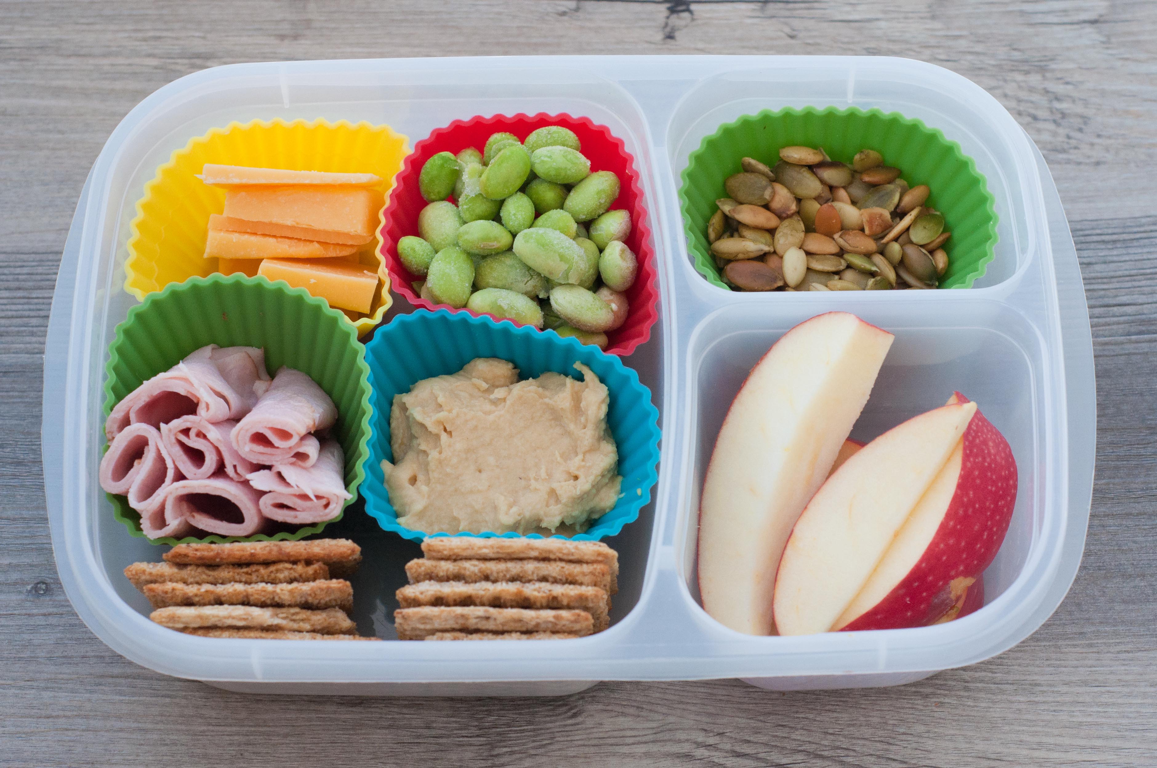 Apple, Crackers, & Slices for Lunch | Super Healthy Kids