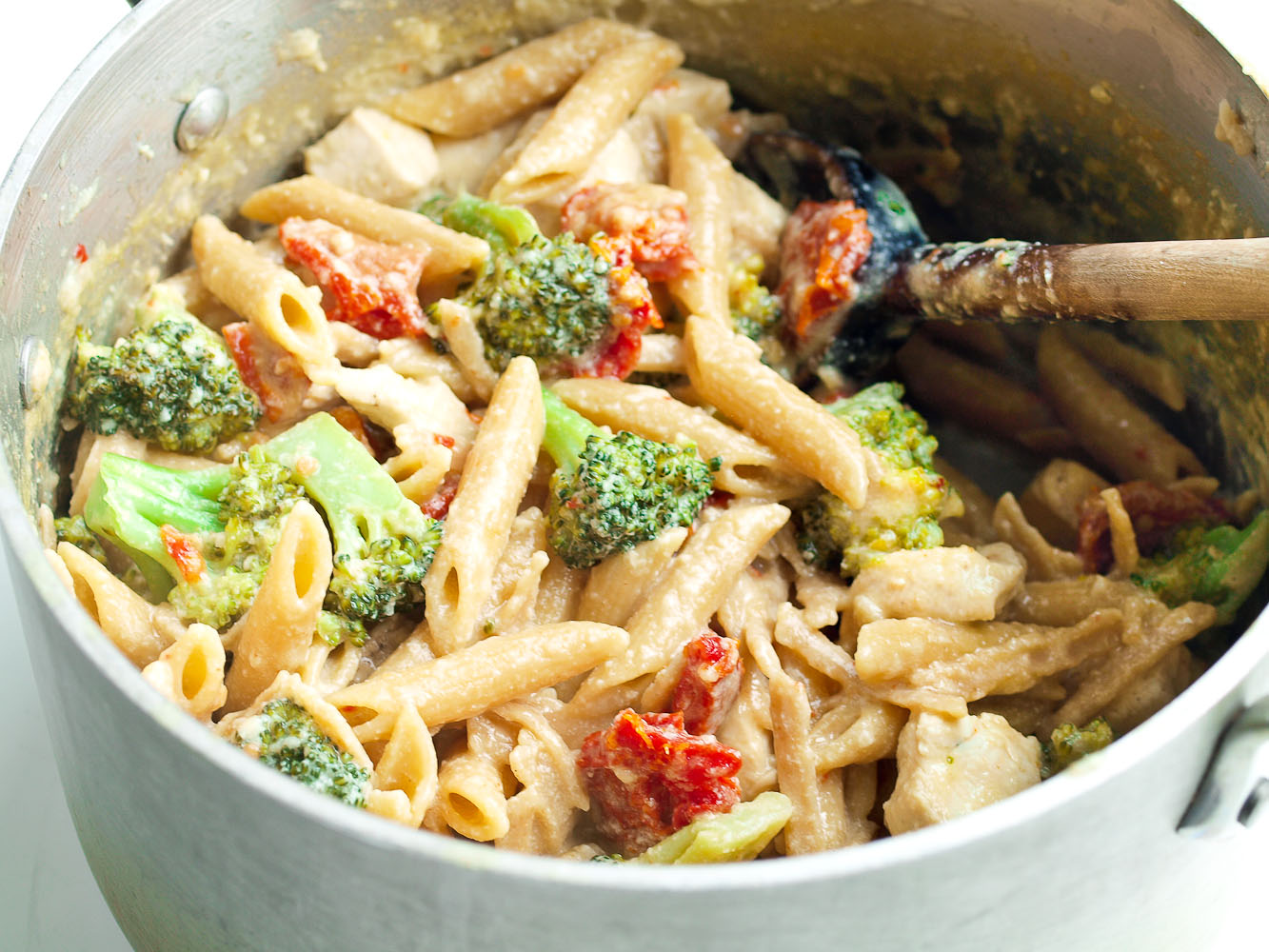 Tangy One Pot Chicken and Veggie Pasta Dinner | Healthy ...