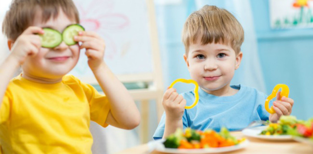 kids eating peppers and other veggies, Getting a Picky Eater to Eat