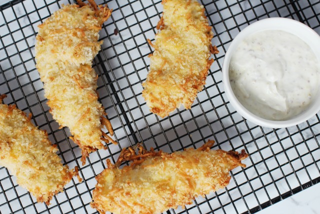 homemade chicken strips with dipping sauce