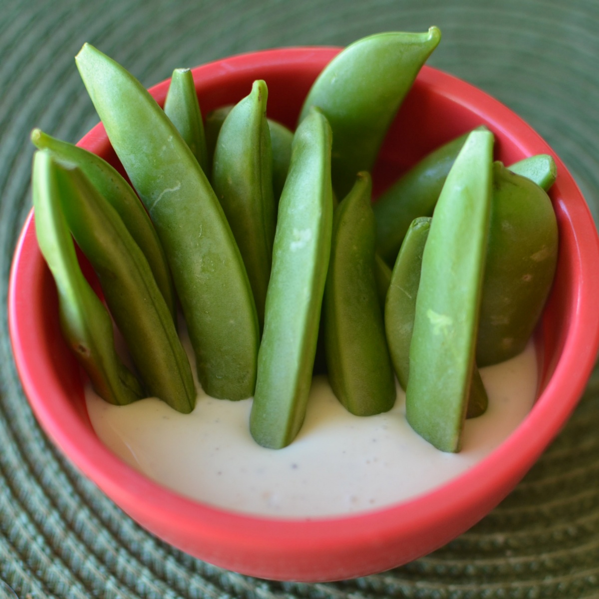 Sugar Snap Peas with Dip Super Healthy Kids